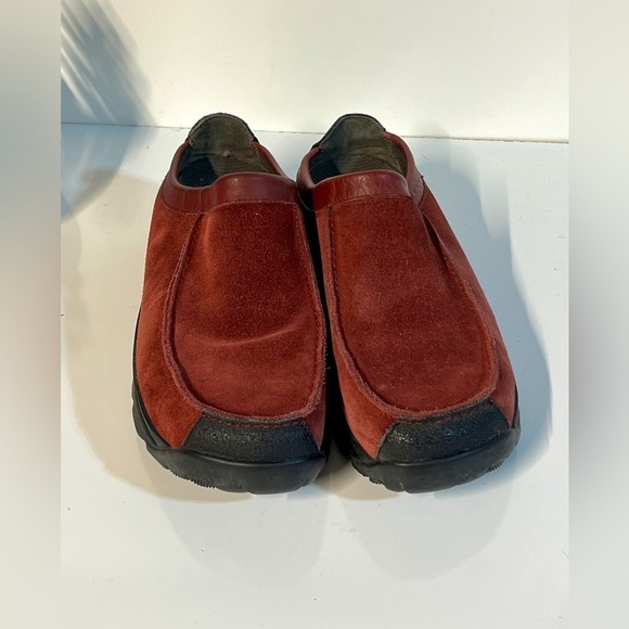 CLARKS Deep red suede mules size 8. - Picture 2 of 9